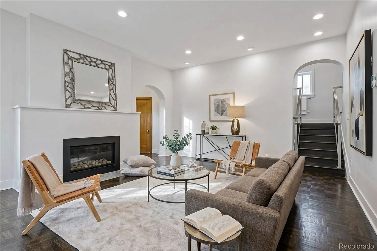 Int Modern Interior Design