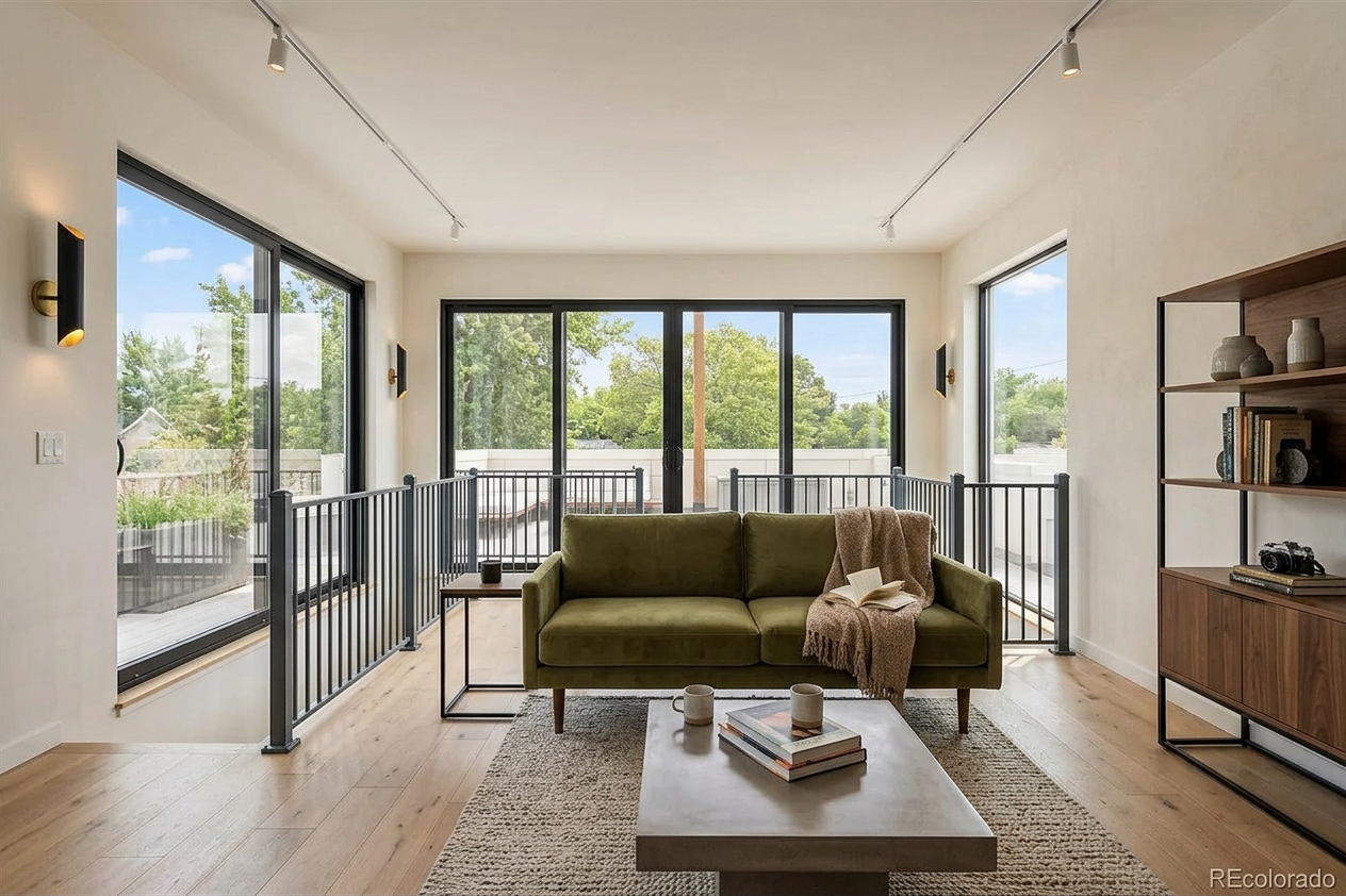Int Modern Interior Design