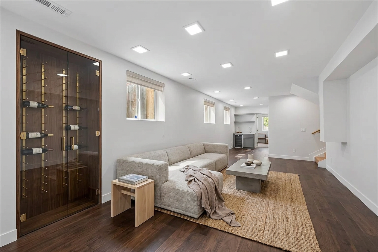 Int Minimalist Interior Design
